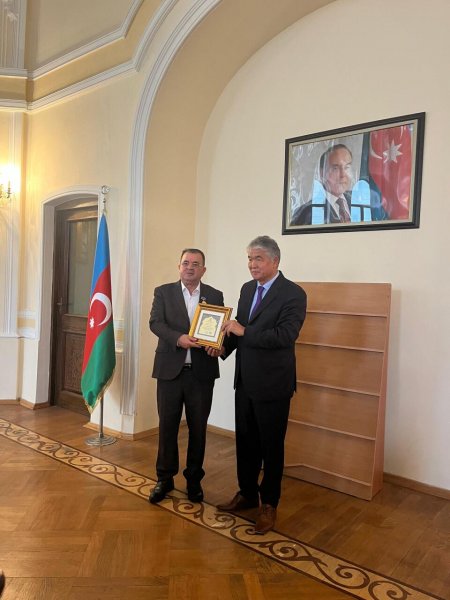 TÜRKSOY Yunus Oğuza Onur nişanı verdi- YENİLƏNİB