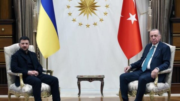 Zelenski "İnanırıq ki, Moskvada Türkiyə diplomatiyasını başa düşürlər"