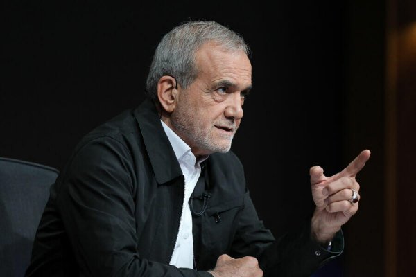 Pezeşkian: "Yəni biz onlardan aşağıyıq?”