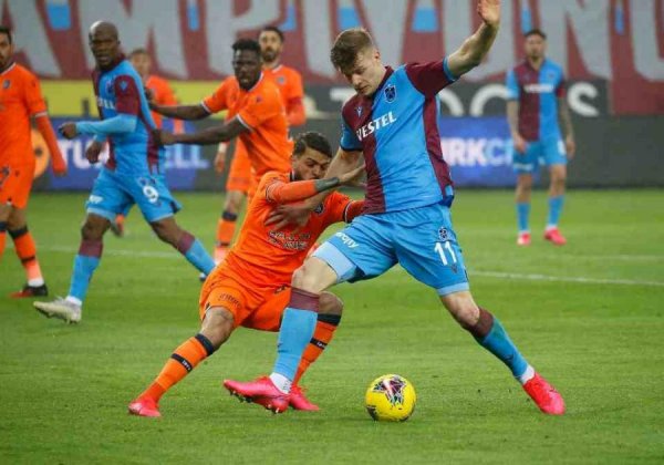 "Trabzonspor"-"Başakşəhər" oyununda SON ANDA...
