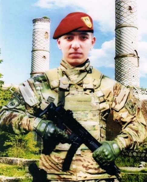 GÜLÜMSƏYİR  GÖY ÜZÜNDƏ