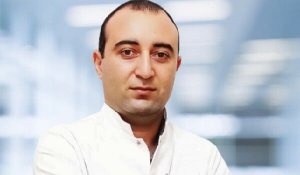 Tibb mərkəzində həkim tibb bacısının əri tərəfindən döyülüb