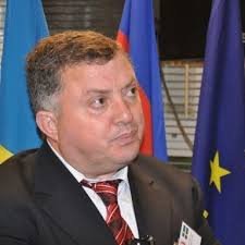 Hümanizm və MİLLİ BİRLİK YOLÇUSU