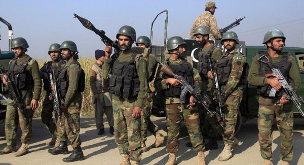 Pakistan və Əfqanıstan arasında atışma başladı: yaralılar var