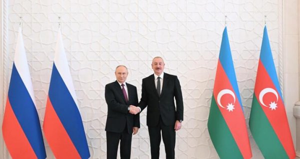 Vladimir Putin İlham Əliyevi təbrik etdi