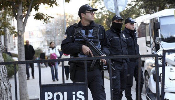 Türk polisindən İŞİD əməliyyatı-7 polis yaralandı