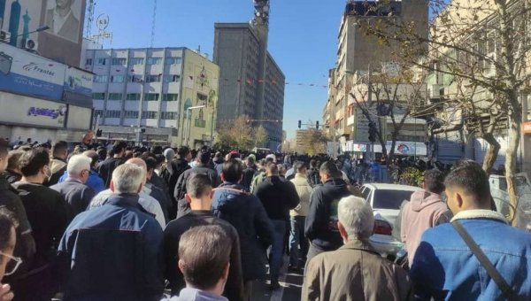 İranda rejimdə NARAZILIQ VAR
