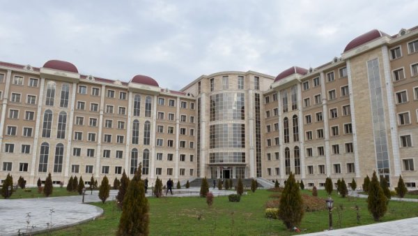 Naxçıvansayağı səhiyyə: Həkim tapılmadı, xadimələr...