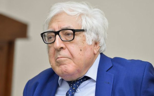 “Hər şeyi qoparmaq istəyirlər, ildə 15 manat verməyə qıymırlar”