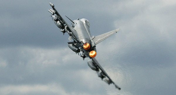 Britaniya qırıcılarını İran istiqamətində göndərdi