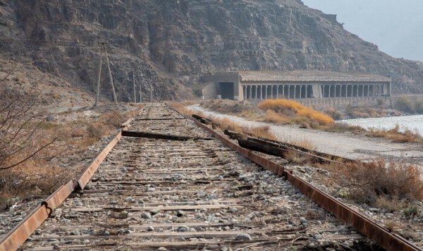 Naxçıvanda dəmir yolu xəttinin tikintisi SÜRƏTLƏNİB