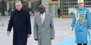 Nigeriya Prezidenti Türkiyədə yıxıldı - VİDEO
