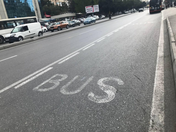 Avtobus zolaqlarında yeni minib-düşmə yerləri yaradıldı