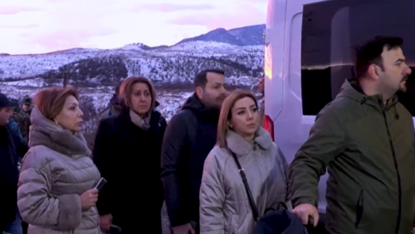 Azərbaycan nümayəndə heyəti Ermənistanda: Quru sərhədlə gediblər