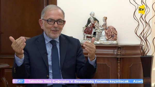 İşdən çıxarılan Xalq artistinin əri bu teatra direktor təyin edildi