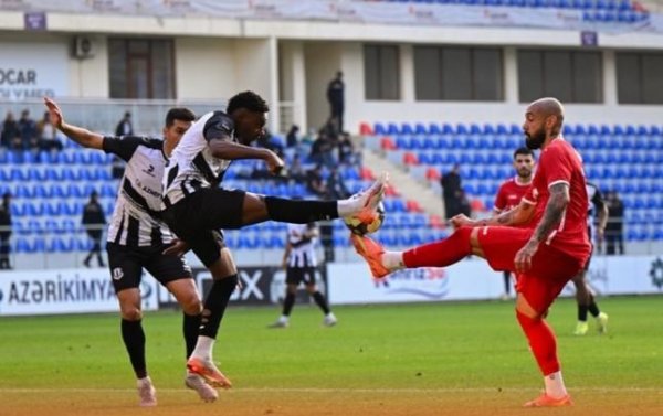 Premyer Liqa: “Karvan-Yevlax” “Araz-Naxçıvan”ı qəbul edir