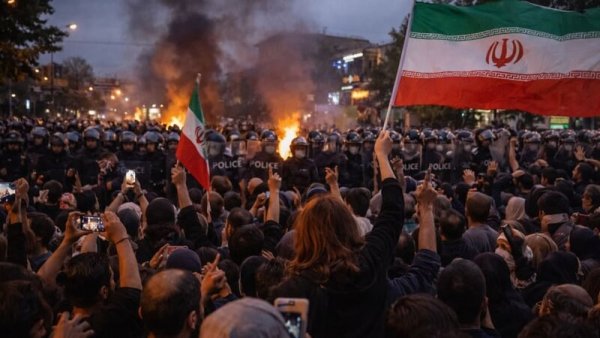 ABŞ İran rejiminin ömrünü uzatmamalıdır - Keyn