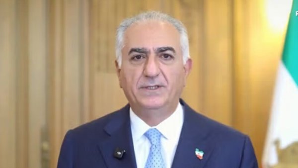 Şahın oğlu: Atamın ruhu şaddır, İranı geri alırıq