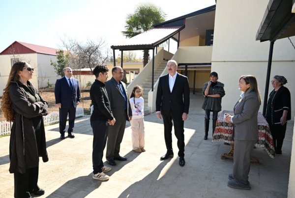 Prezident ailəsi ilə onların qonağı oldu - FOTOLAR