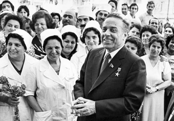 Heydər Əliyev dönəmində QADININ CƏMİYYƏTDƏ YÜKSƏLİŞİ