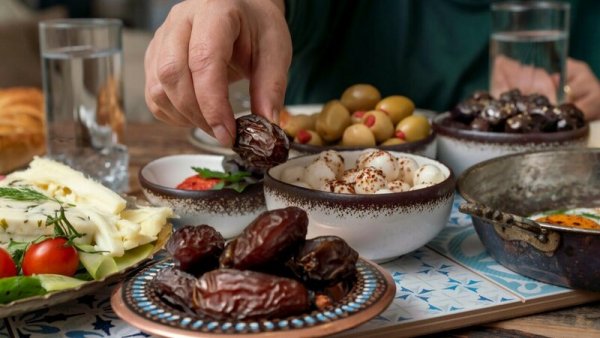 Ramazan ayının iyirmi ikinci günü: İmsak və iftar vaxtı, günün duası