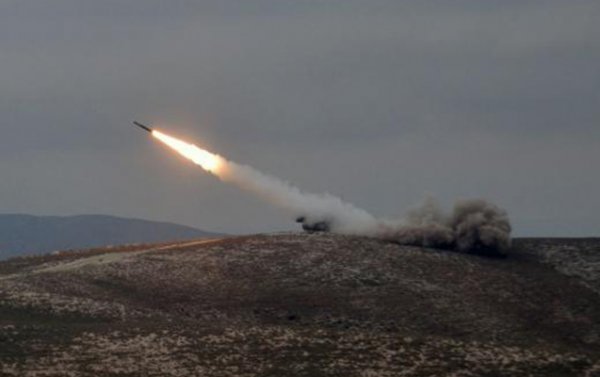 İran ABŞ bazaları və İsrail şəhərlərinə yeni raket hücumlarına başladı