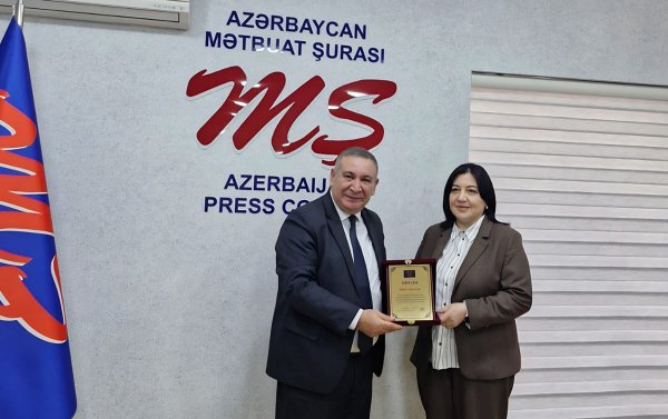Mətbuat Şurası Billurə Hacızadəni təltif etdi