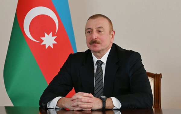 İlham Əliyev Fridrix Mertslə danışdı