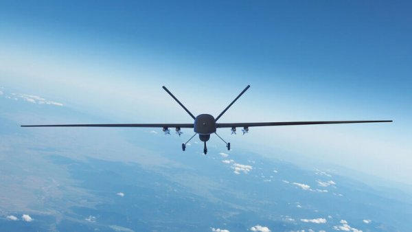 İran Küveytə dronla zərbə endirdi