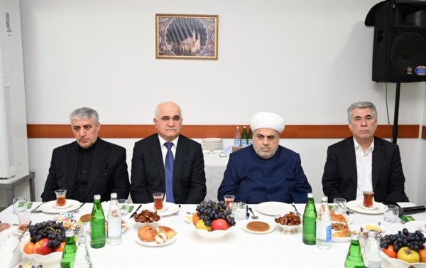 Bakıda Ayətullah Seyid Əli Xameneinin anım mərasimi keçirildi.