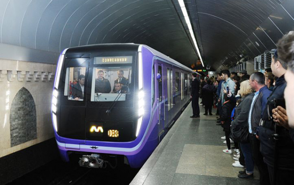 Bakı metrosunda DƏHŞƏTLİ OLAY