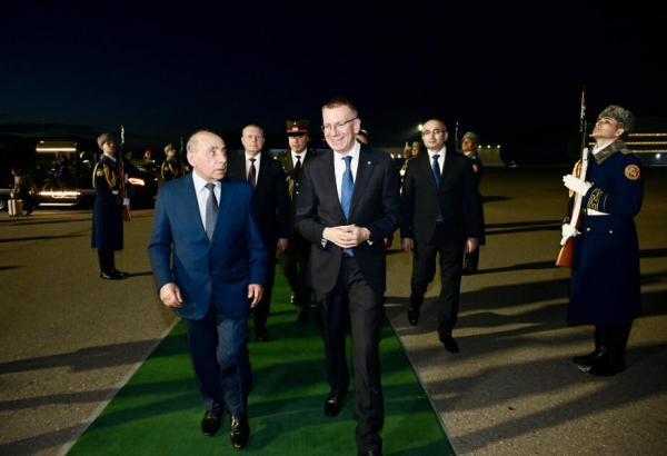 Latviya Prezidenti Azərbaycana rəsmi səfərə gəlib
