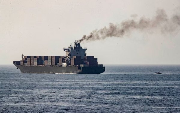 İranın üç neft tankerini ələ keçirdilər