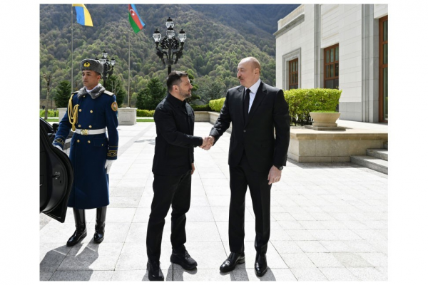 Ukrayna Prezidenti Azərbaycanda işgüzar səfərdədir