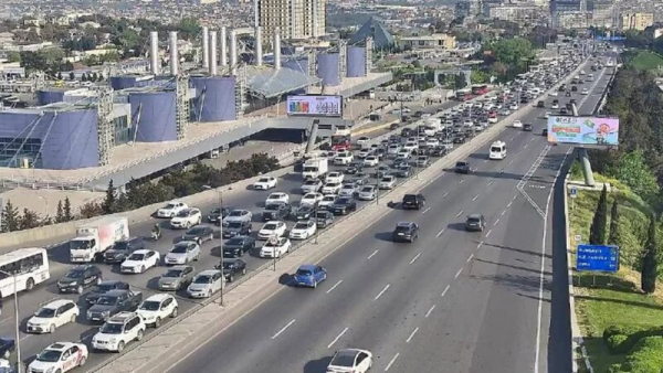 Bu küçələrdə sıxlıq var