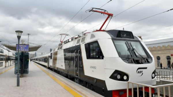 Komfort yoxsa lüks? Bakı- Tbilisi qatarında cibinizə uyğun hansı sinifdir?