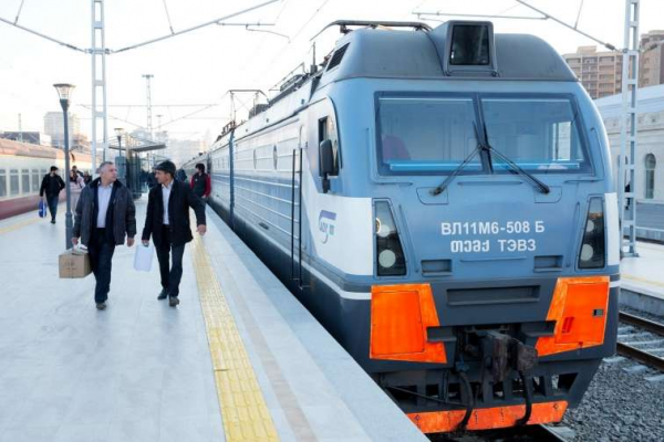 Bakı-Tbilisi qatarında uşaqlar üçün hansı güzəştlər var?