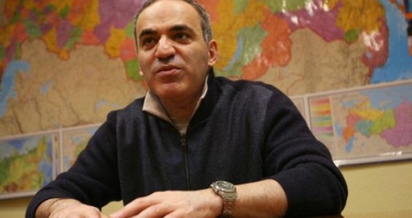 Harri Kasparov beynəlxalq axtarışa verildi