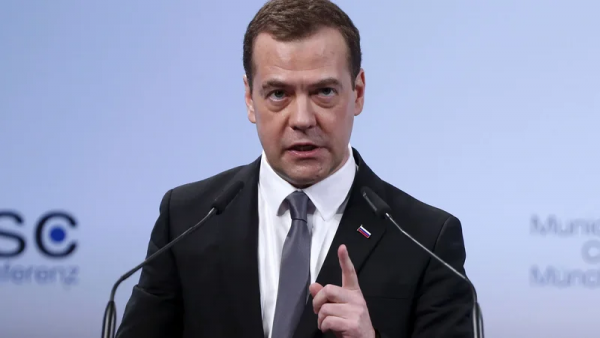 Medvedev Paşinyanı hədəf aldı