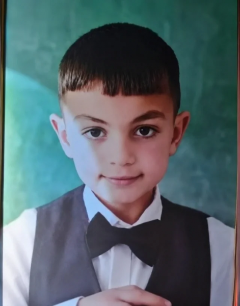 Ana 7 yaşlı oğlunu qayçı ilə öldürdü