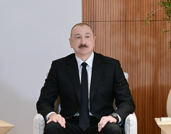 İlham Əliyev bir qrup şəxsi təltif etdi - SİYAHI