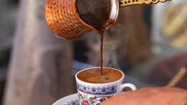 Türk qəhvəsinə bir damla su əlavə edənlərin bildiyi o sirr