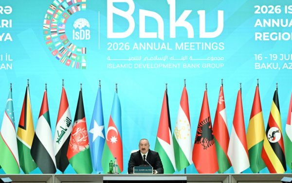 İlham Əliyev Bakıda açılış mərasimində çıxış etdi
