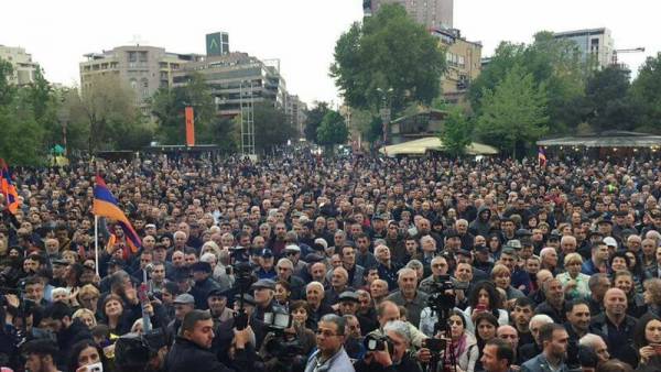 Ermənistan müxalifəti hakimiyyətə qarşı mitinqə başlayır
