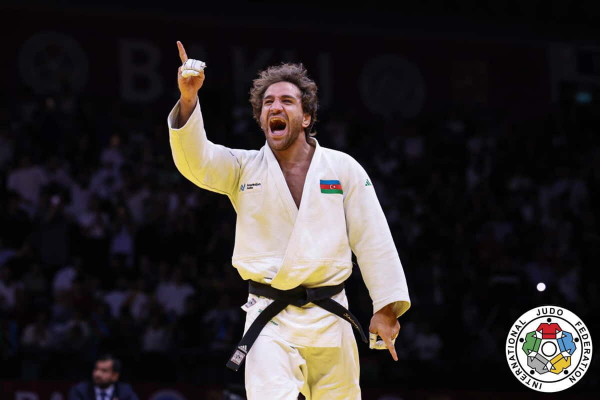 Heydərov bürünc, Tçkayev qızıl medal qazandı