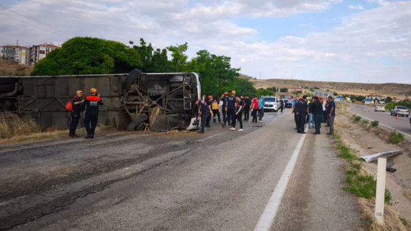 Türkiyədə sərnişin avtobusu aşdı: Xəsarət alanlar var