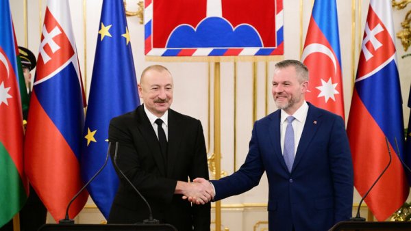 Slovakiya Prezidenti Azərbaycana gəlir