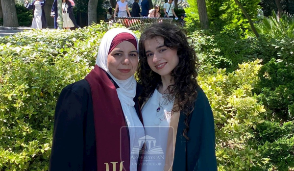 Ana-bala birlikdə məzun oldu