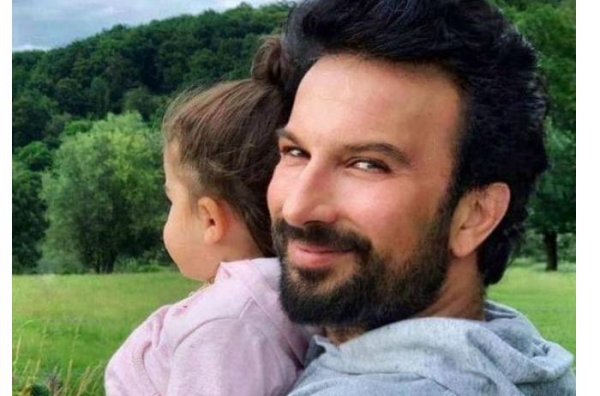Tarkan xanımı və qızı ilə — FOTO