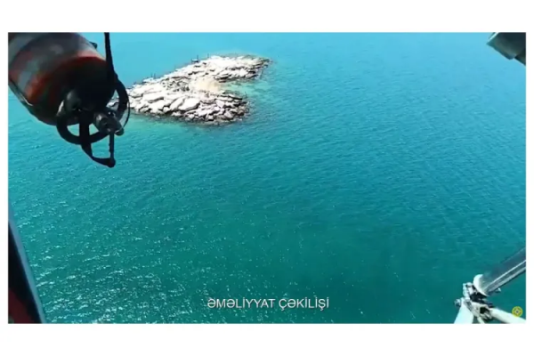 Dənizdə batan qızın axtarışlarına helikopter cəlb olundu